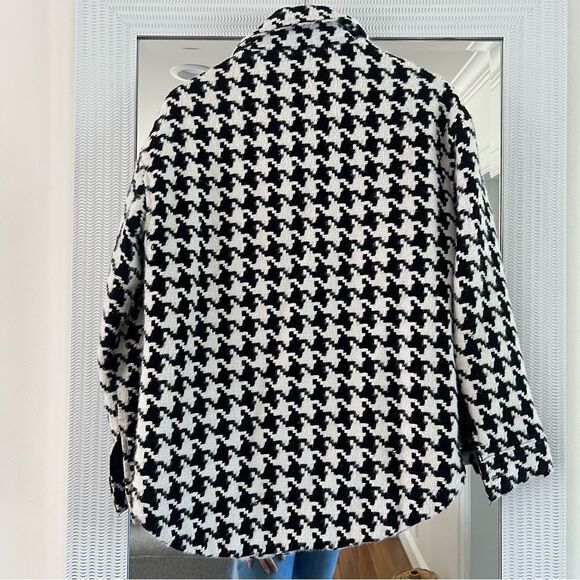 Houndstooth Shacket - Picture 7 of 9